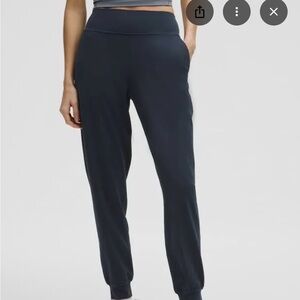 Lululemon size 2 Women's true navy blue Jogger Pants
